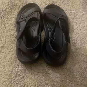 Swim shoes